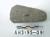 藏品(中型舌刃打製石斧)的圖片